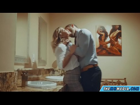 ❤️ Döşlü sarışın sizi ictimai tualetdə aldatdıqda ️❌ Sikişmə videosu  az.hentaivost.ru ☑